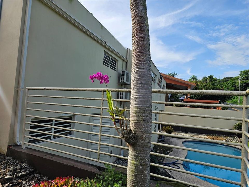 For Sale: $645,000 (4 beds, 5 baths, 2128 Square Feet)