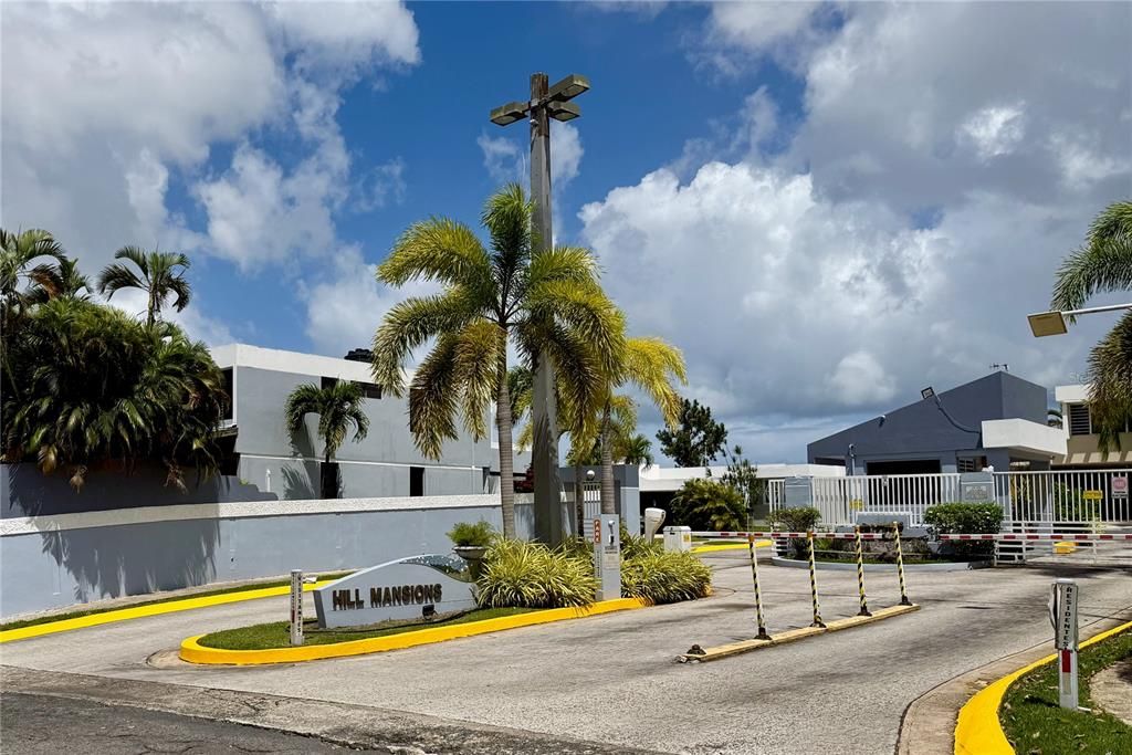 For Sale: $645,000 (4 beds, 5 baths, 2128 Square Feet)