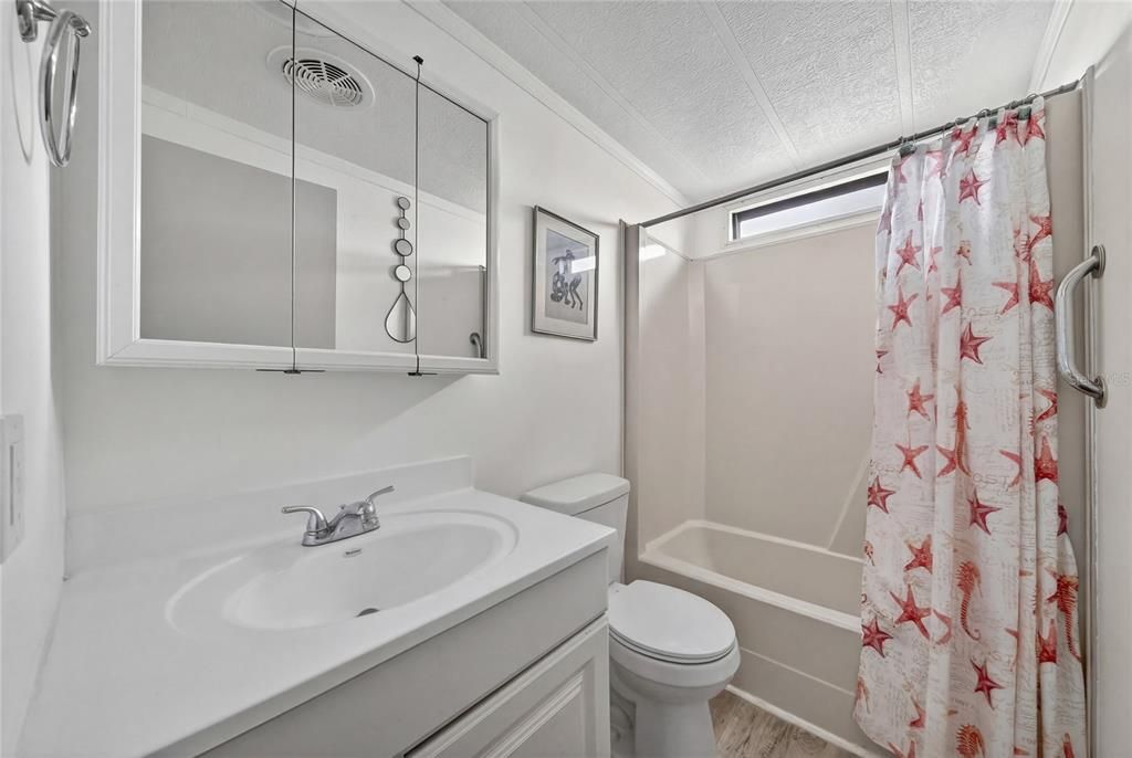 На продажу: $95,000 (1 спален, 1 ванн, 858 Квадратных фут)