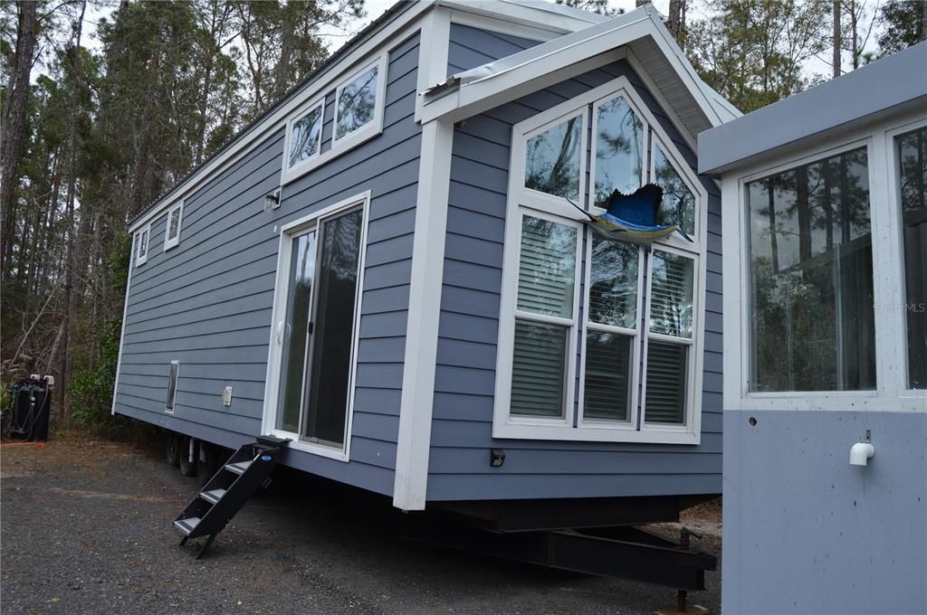 На продажу: $160,000 (5.17 acres)