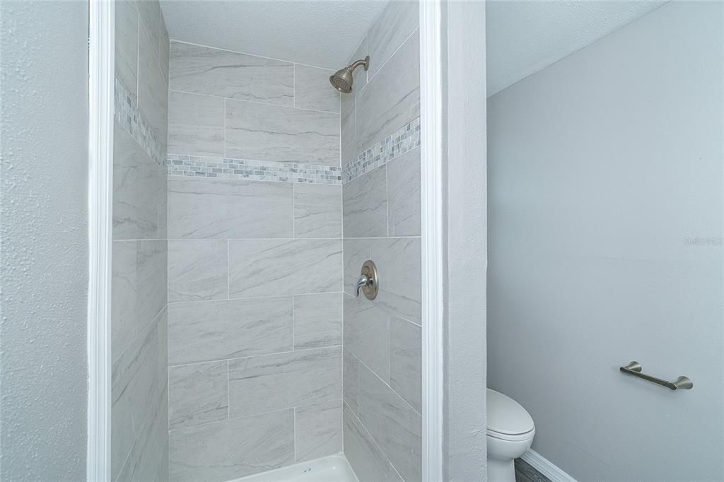 Под контрактом: $449,999 (2 спален, 2 ванн, 1086 Квадратных фут)