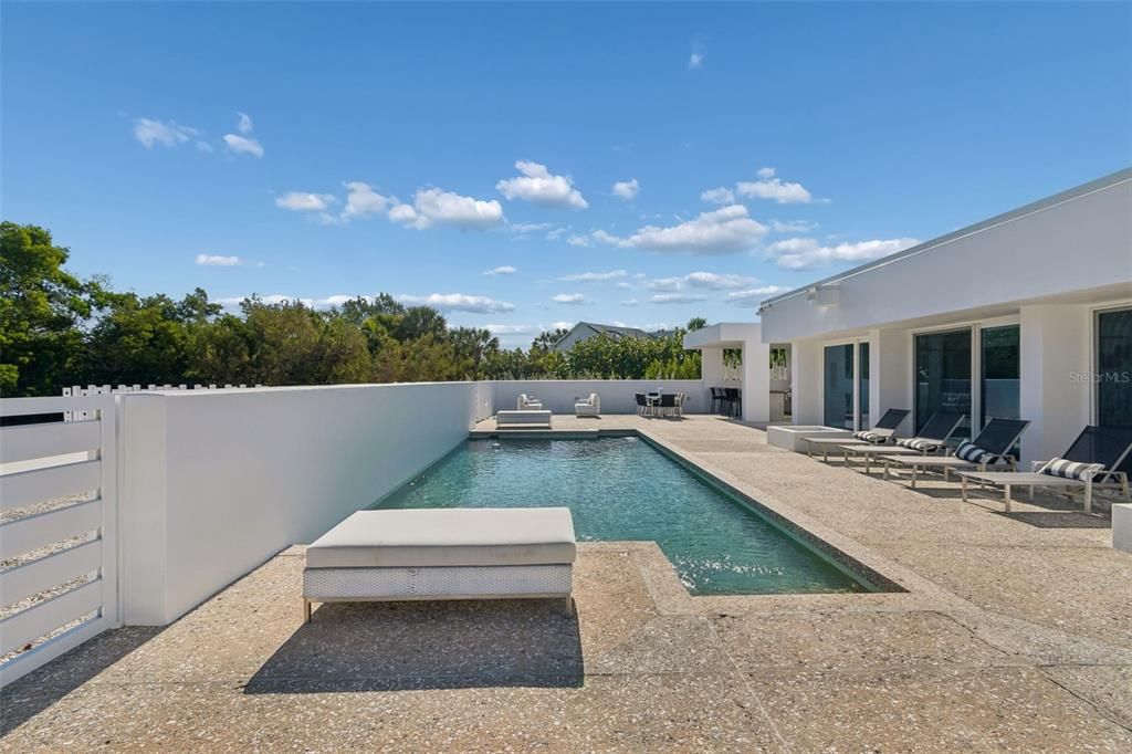 Active With Contract: $2,998,000 (4 beds, 3 baths, 4006 Square Feet)