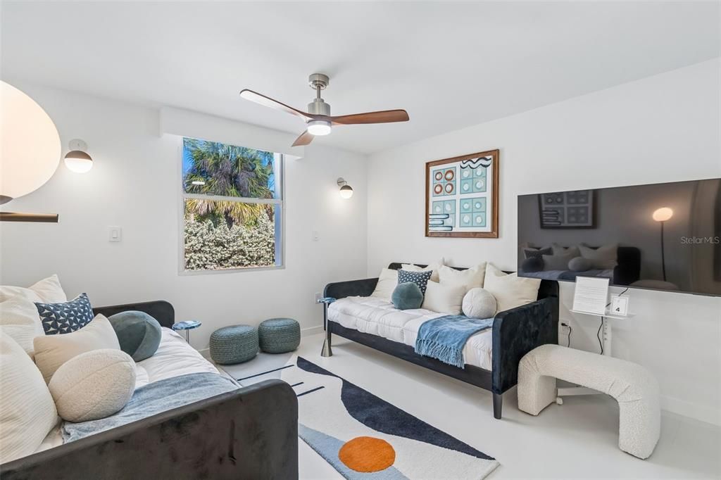 Active With Contract: $2,998,000 (4 beds, 3 baths, 4006 Square Feet)