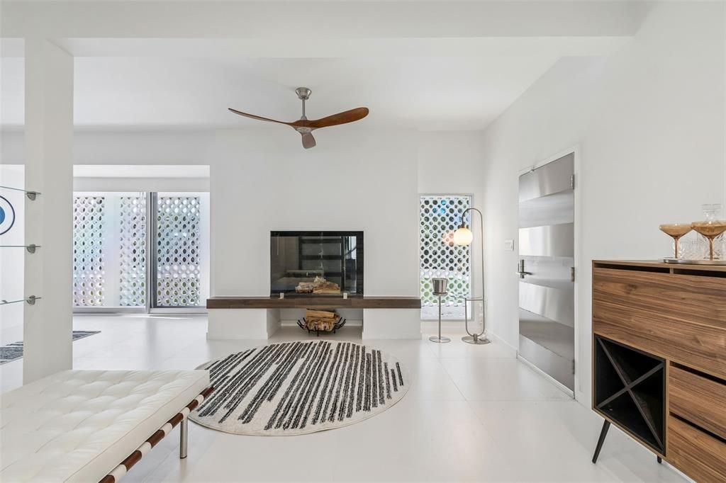 Active With Contract: $2,998,000 (4 beds, 3 baths, 4006 Square Feet)
