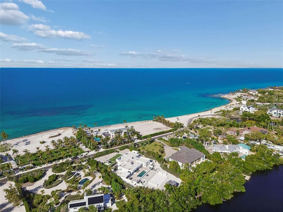 Active With Contract: $2,998,000 (4 beds, 3 baths, 4006 Square Feet)