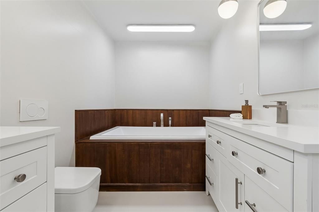 Active With Contract: $2,998,000 (4 beds, 3 baths, 4006 Square Feet)