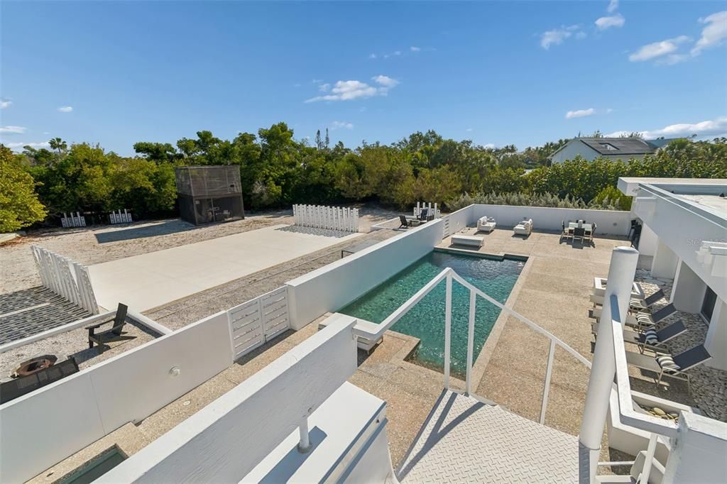 Active With Contract: $2,998,000 (4 beds, 3 baths, 4006 Square Feet)