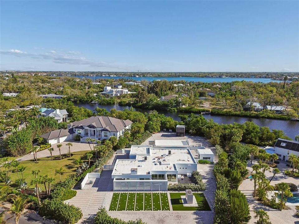 Active With Contract: $2,998,000 (4 beds, 3 baths, 4006 Square Feet)