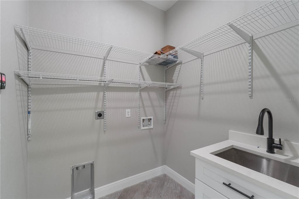 For Sale: $526,860 (3 beds, 2 baths, 1702 Square Feet)