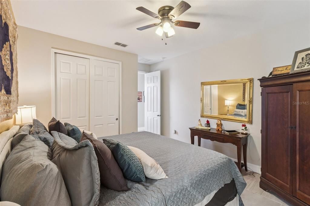 Activo con contrato: $1,099,000 (5 camas, 4 baños, 4661 Pies cuadrados)