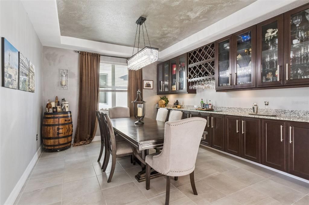 Activo con contrato: $1,099,000 (5 camas, 4 baños, 4661 Pies cuadrados)