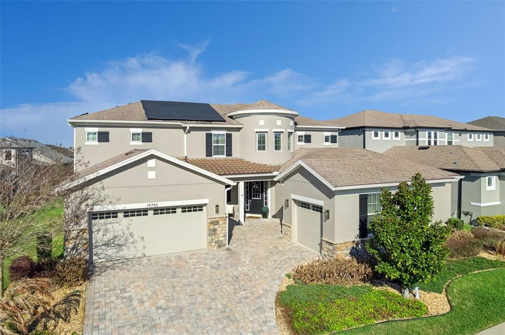 Activo con contrato: $1,099,000 (5 camas, 4 baños, 4661 Pies cuadrados)
