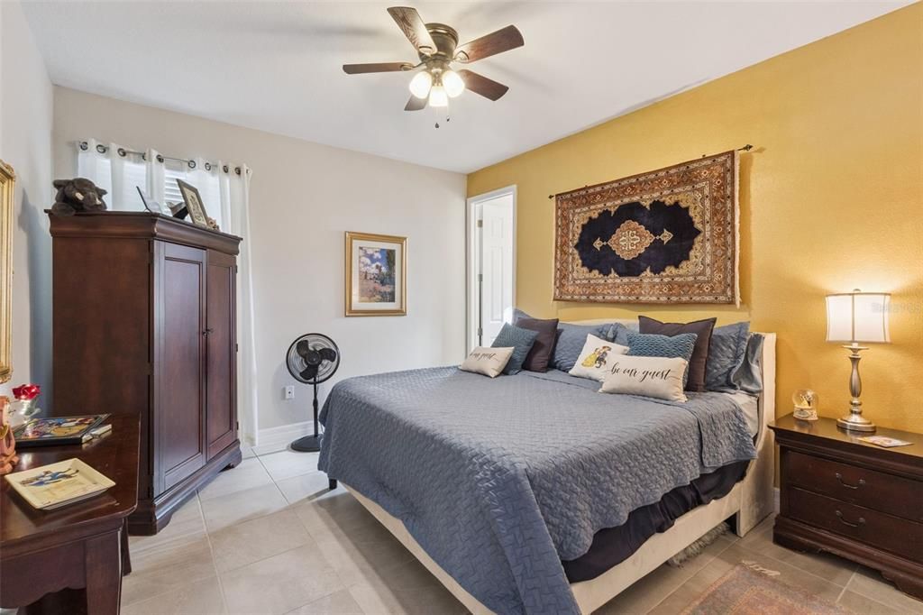 Activo con contrato: $1,099,000 (5 camas, 4 baños, 4661 Pies cuadrados)