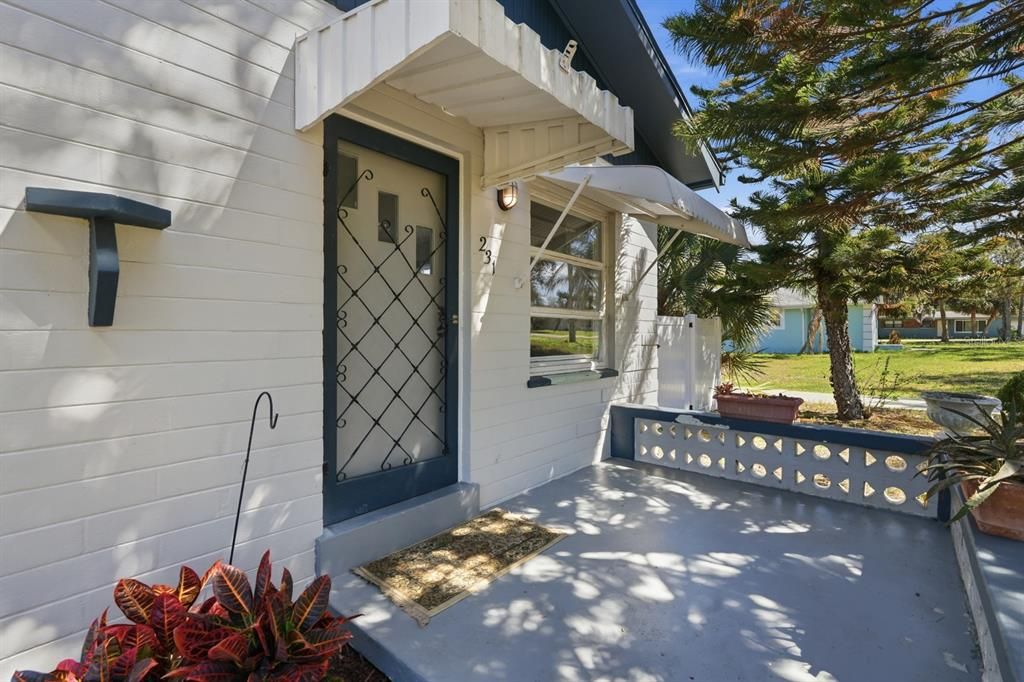 На продажу: $329,900 (2 спален, 1 ванн, 1508 Квадратных фут)