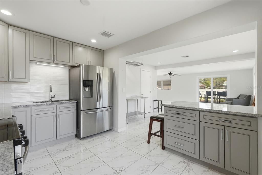 На продажу: $329,900 (2 спален, 1 ванн, 1508 Квадратных фут)