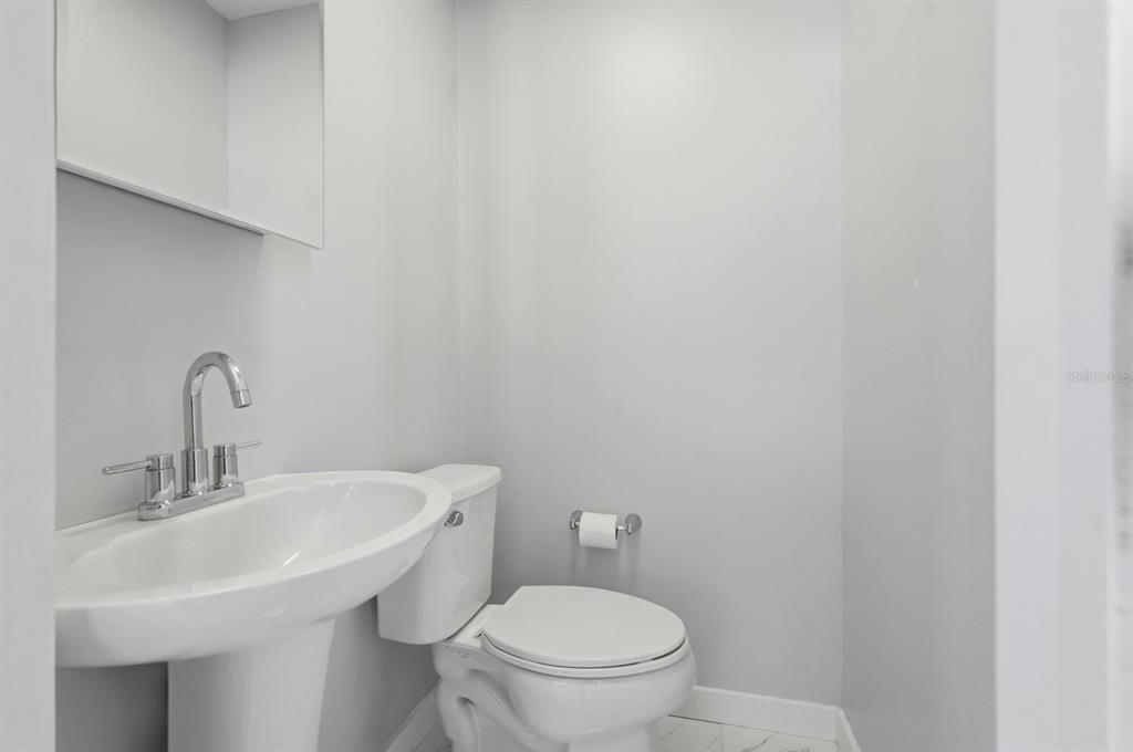 На продажу: $329,900 (2 спален, 1 ванн, 1508 Квадратных фут)