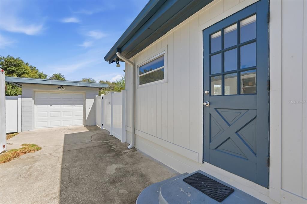 На продажу: $329,900 (2 спален, 1 ванн, 1508 Квадратных фут)