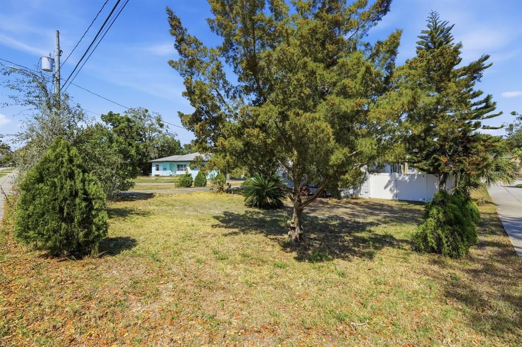 На продажу: $329,900 (2 спален, 1 ванн, 1508 Квадратных фут)