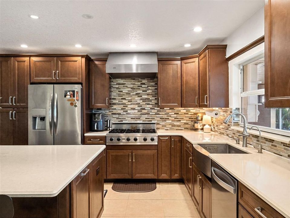 На продажу: $1,399,000 (4 спален, 2 ванн, 2940 Квадратных фут)
