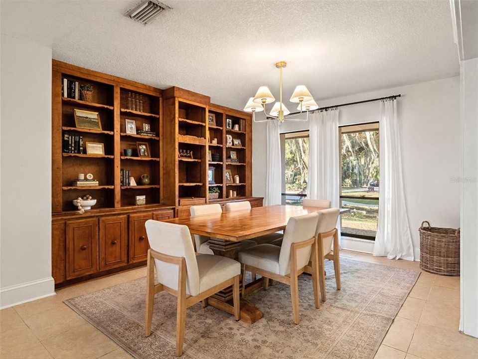 На продажу: $1,399,000 (4 спален, 2 ванн, 2940 Квадратных фут)
