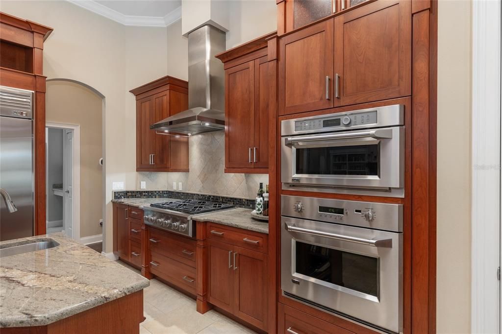 На продажу: $999,900 (4 спален, 4 ванн, 3319 Квадратных фут)