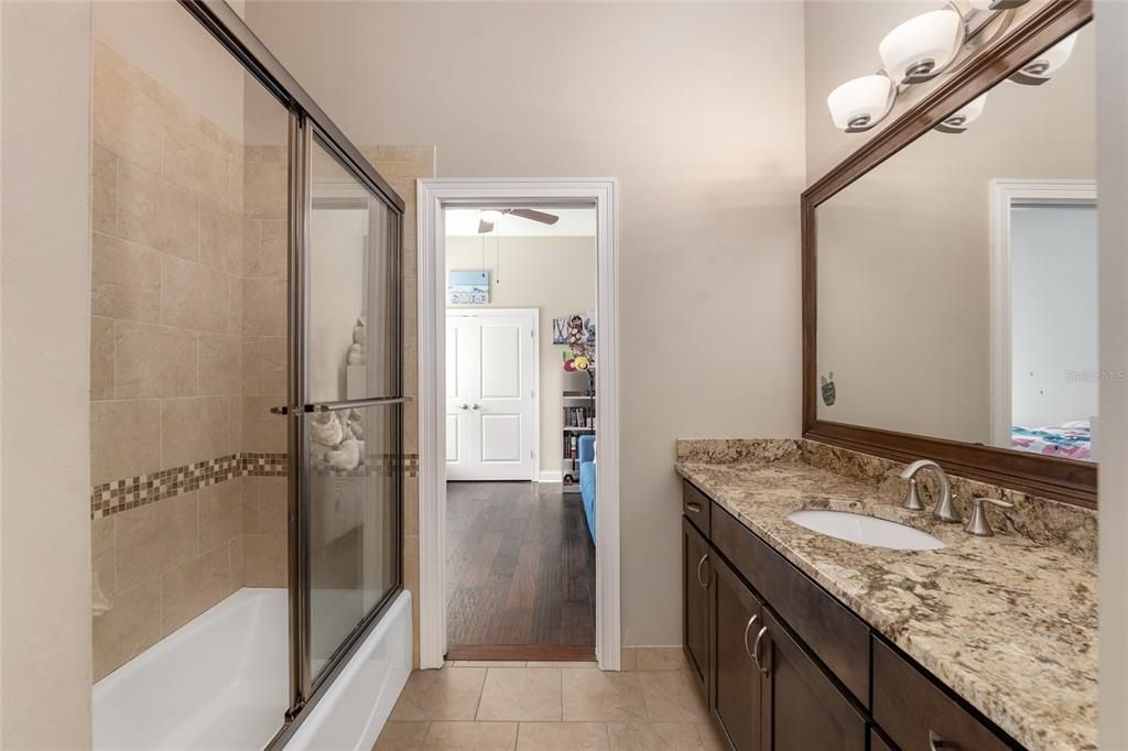 На продажу: $999,900 (4 спален, 4 ванн, 3319 Квадратных фут)