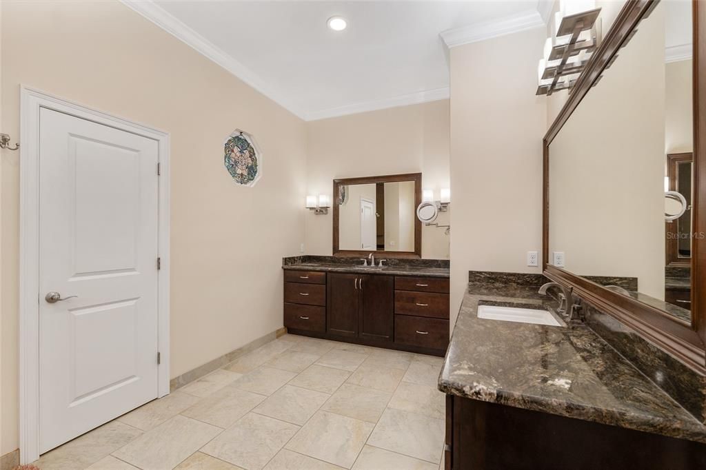 На продажу: $999,900 (4 спален, 4 ванн, 3319 Квадратных фут)