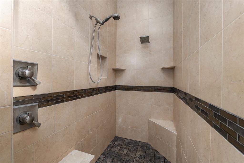 На продажу: $999,900 (4 спален, 4 ванн, 3319 Квадратных фут)