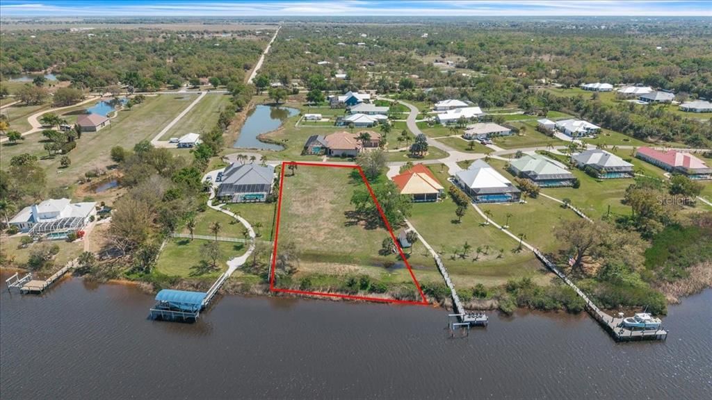 En Venta: $450,000 (1.03 acres)