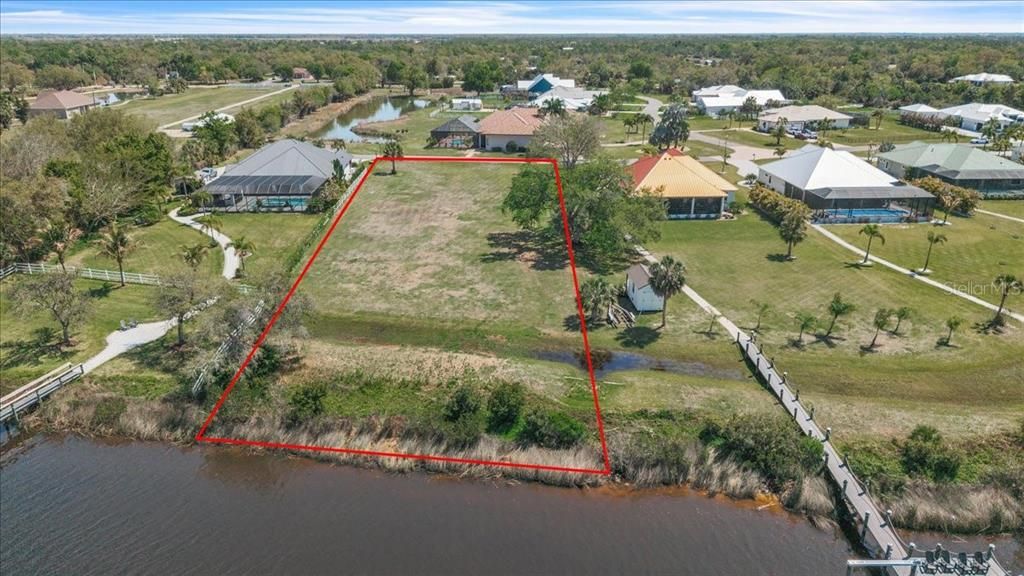 En Venta: $450,000 (1.03 acres)