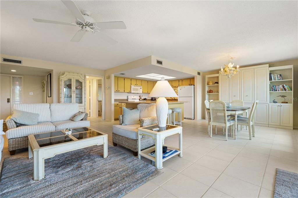 For Sale: $235,000 (2 beds, 2 baths, 1516 Square Feet)