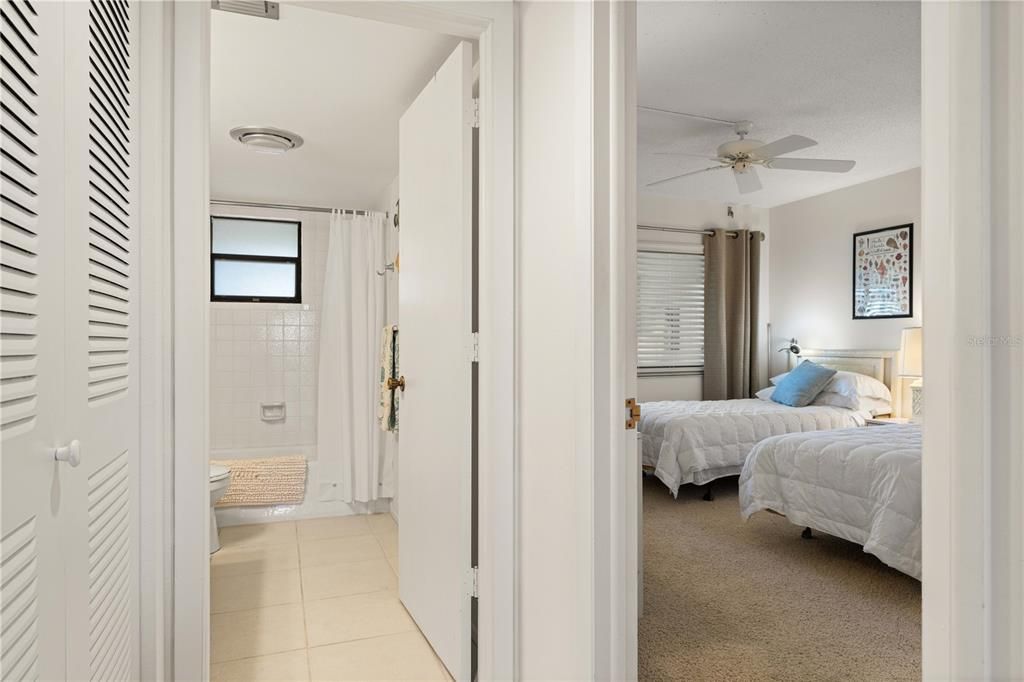 For Sale: $235,000 (2 beds, 2 baths, 1516 Square Feet)