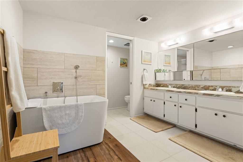 For Sale: $235,000 (2 beds, 2 baths, 1516 Square Feet)