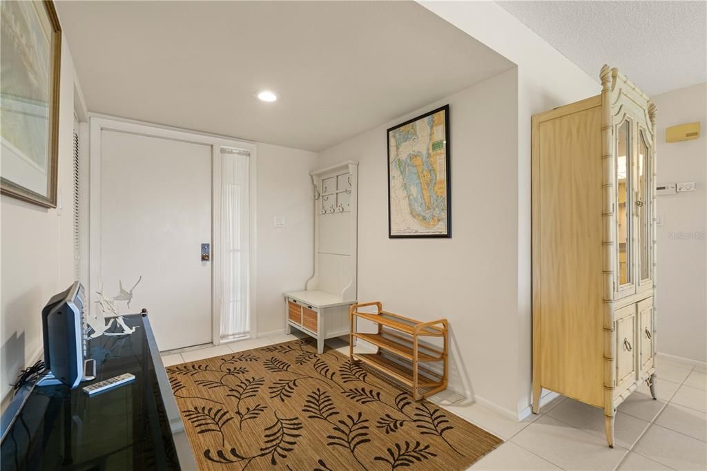 For Sale: $235,000 (2 beds, 2 baths, 1516 Square Feet)