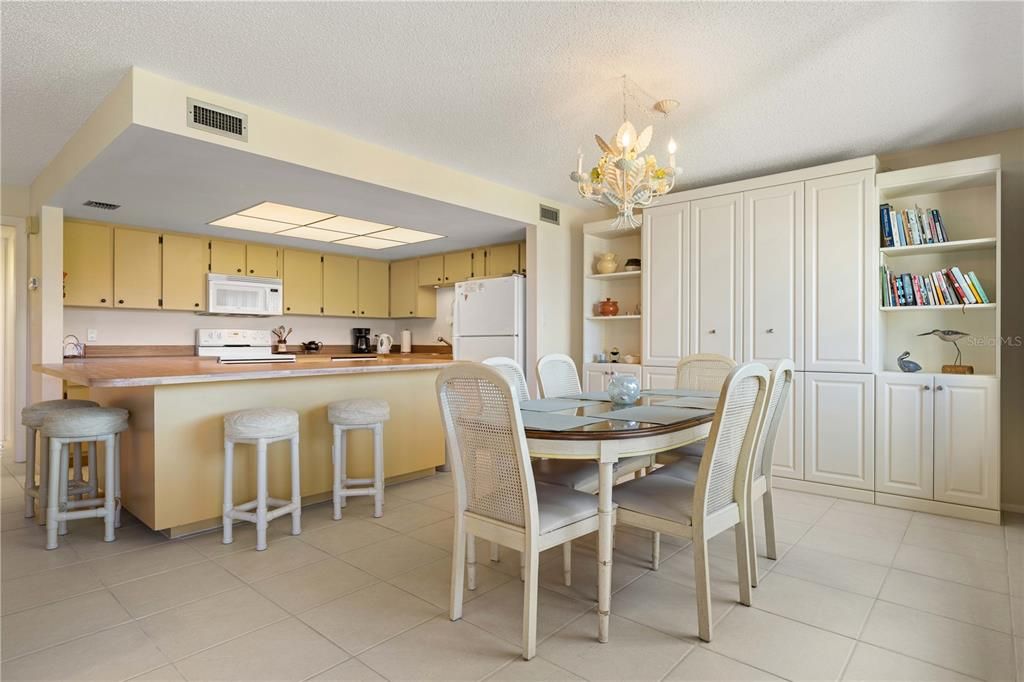 For Sale: $235,000 (2 beds, 2 baths, 1516 Square Feet)