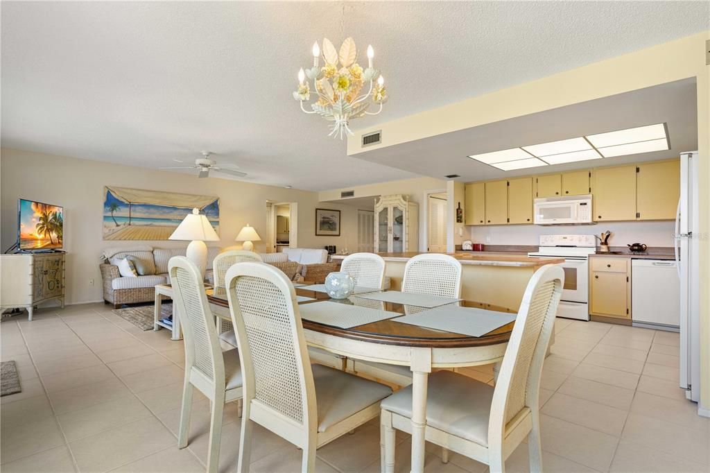 For Sale: $235,000 (2 beds, 2 baths, 1516 Square Feet)