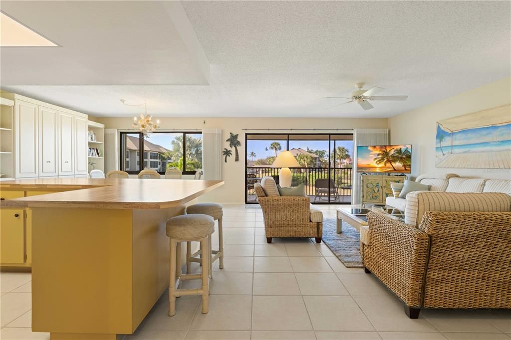 For Sale: $235,000 (2 beds, 2 baths, 1516 Square Feet)