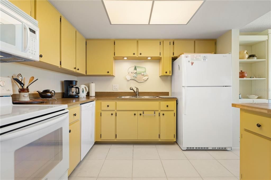 For Sale: $235,000 (2 beds, 2 baths, 1516 Square Feet)