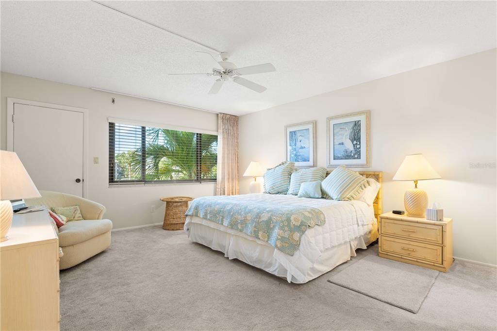 For Sale: $235,000 (2 beds, 2 baths, 1516 Square Feet)