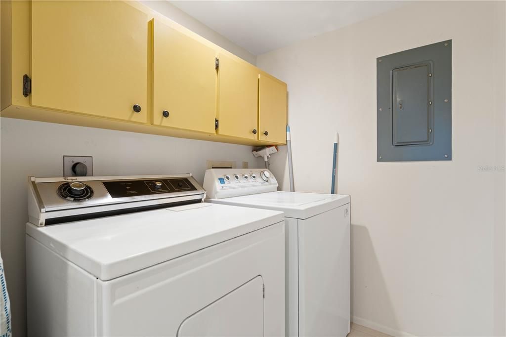 For Sale: $235,000 (2 beds, 2 baths, 1516 Square Feet)