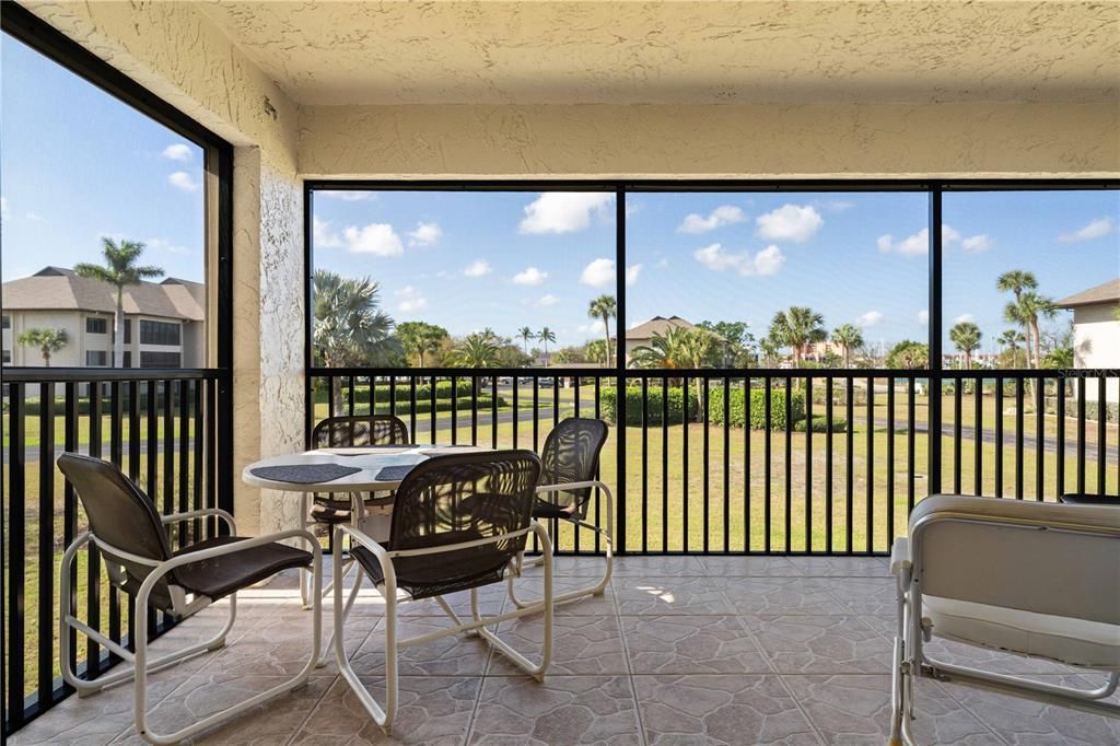 For Sale: $235,000 (2 beds, 2 baths, 1516 Square Feet)