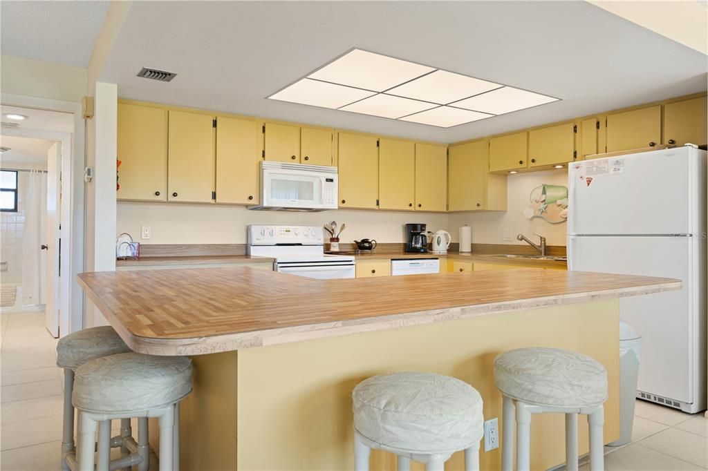 For Sale: $235,000 (2 beds, 2 baths, 1516 Square Feet)