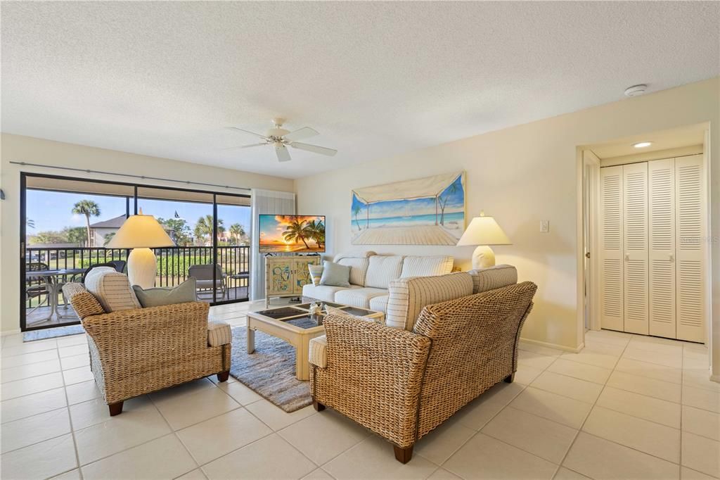 For Sale: $235,000 (2 beds, 2 baths, 1516 Square Feet)