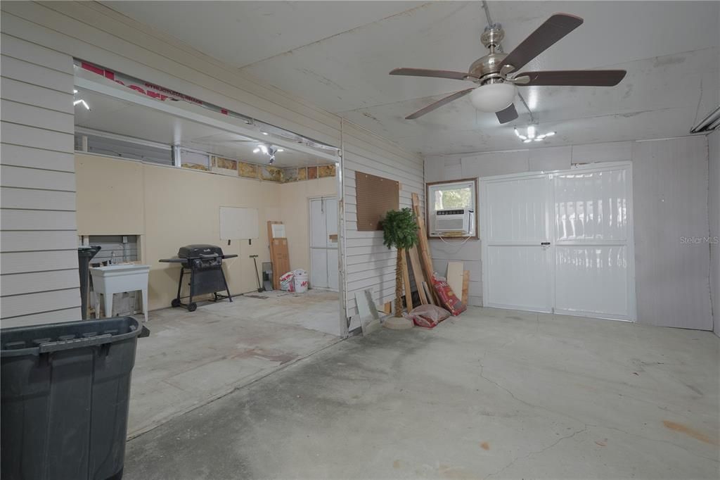 На продажу: $225,000 (2 спален, 2 ванн, 1420 Квадратных фут)