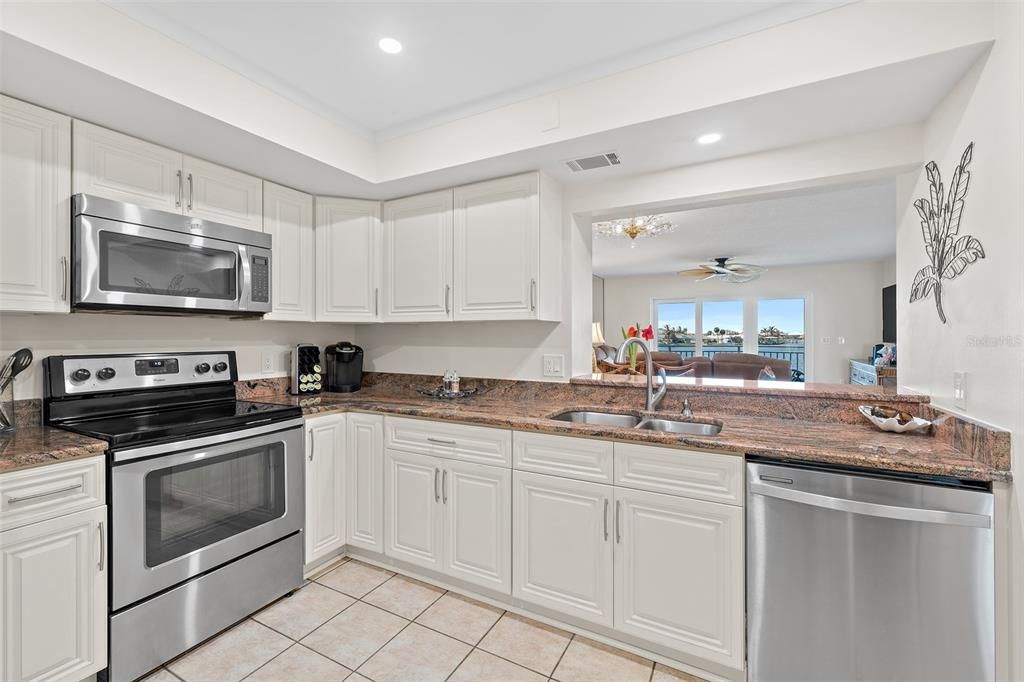 For Sale: $350,000 (2 beds, 2 baths, 1234 Square Feet)