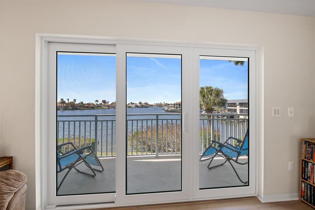 For Sale: $350,000 (2 beds, 2 baths, 1234 Square Feet)