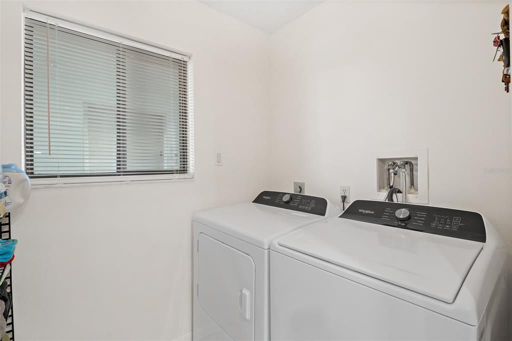For Sale: $350,000 (2 beds, 2 baths, 1234 Square Feet)