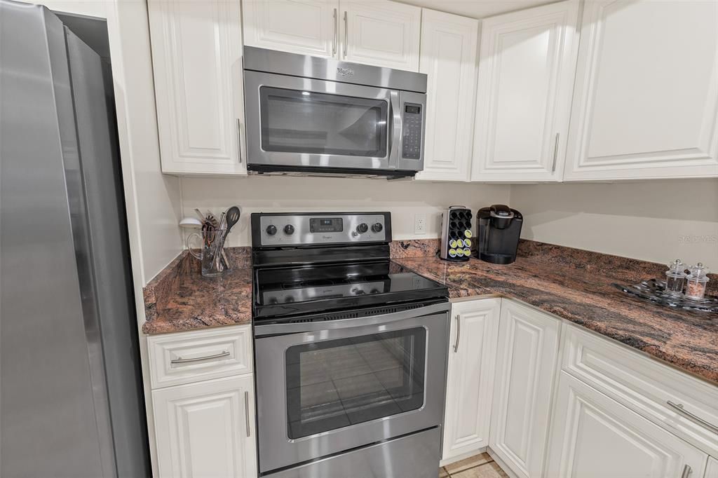 For Sale: $350,000 (2 beds, 2 baths, 1234 Square Feet)