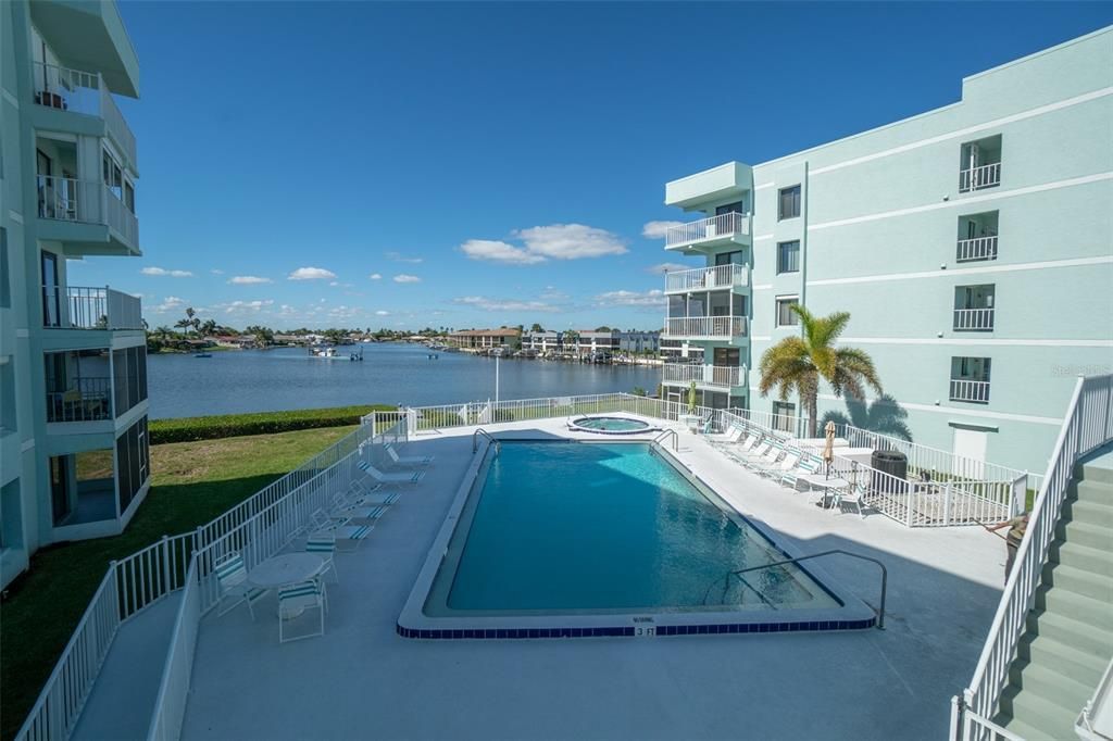 For Sale: $350,000 (2 beds, 2 baths, 1234 Square Feet)