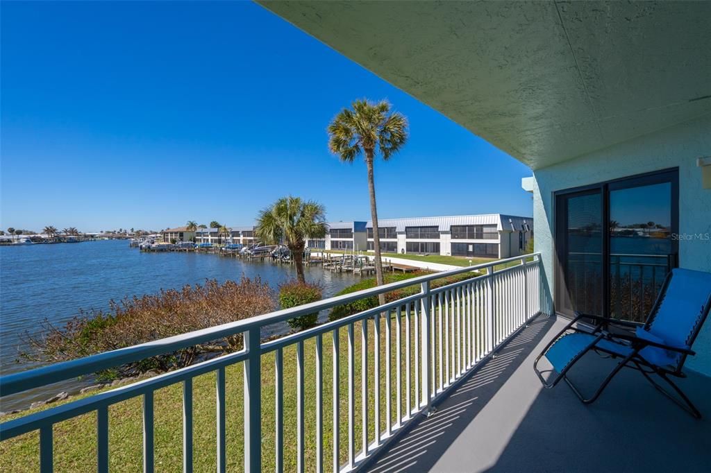 For Sale: $350,000 (2 beds, 2 baths, 1234 Square Feet)